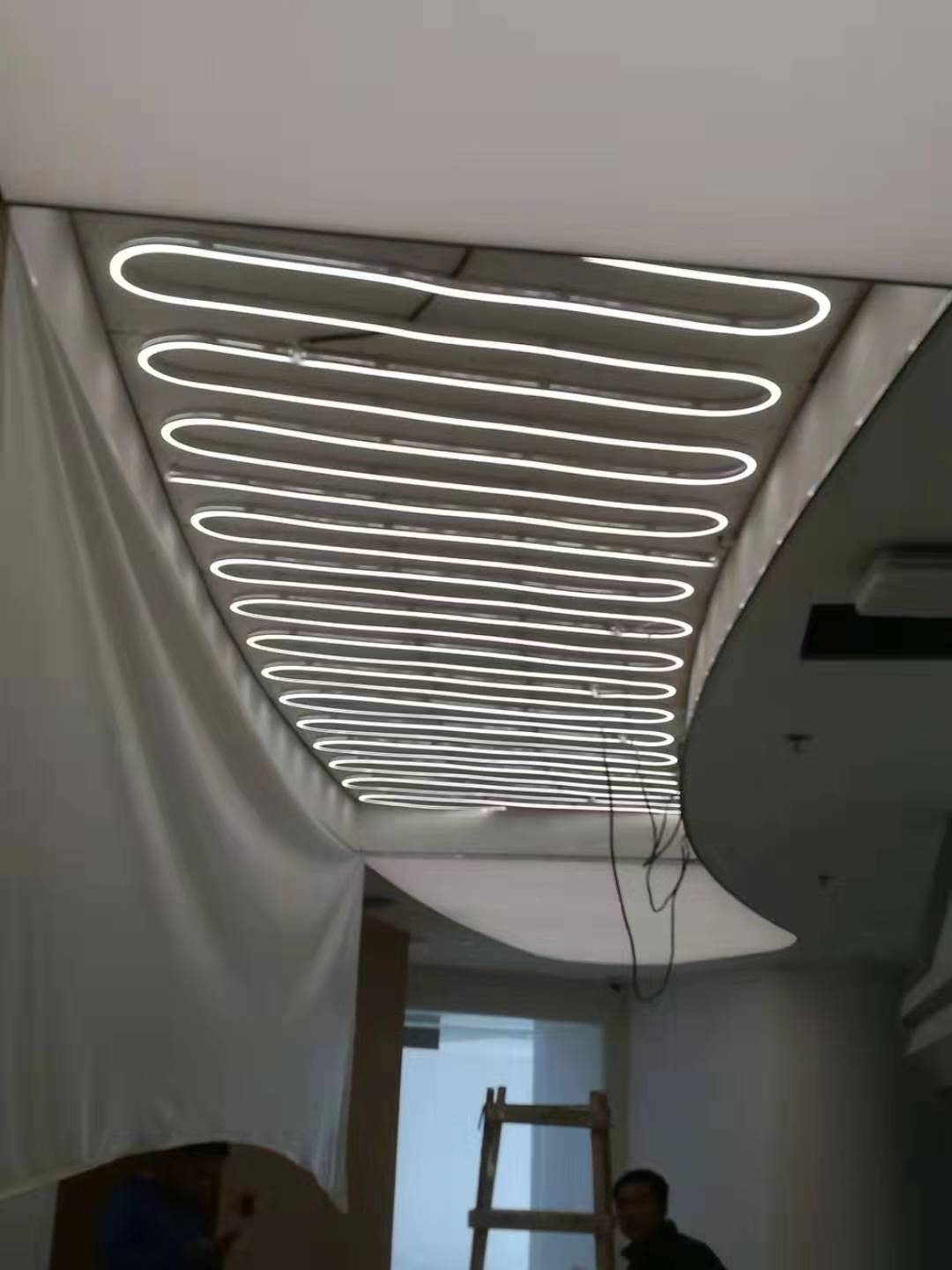 1cm radius bend demonstration Tight radius bending example