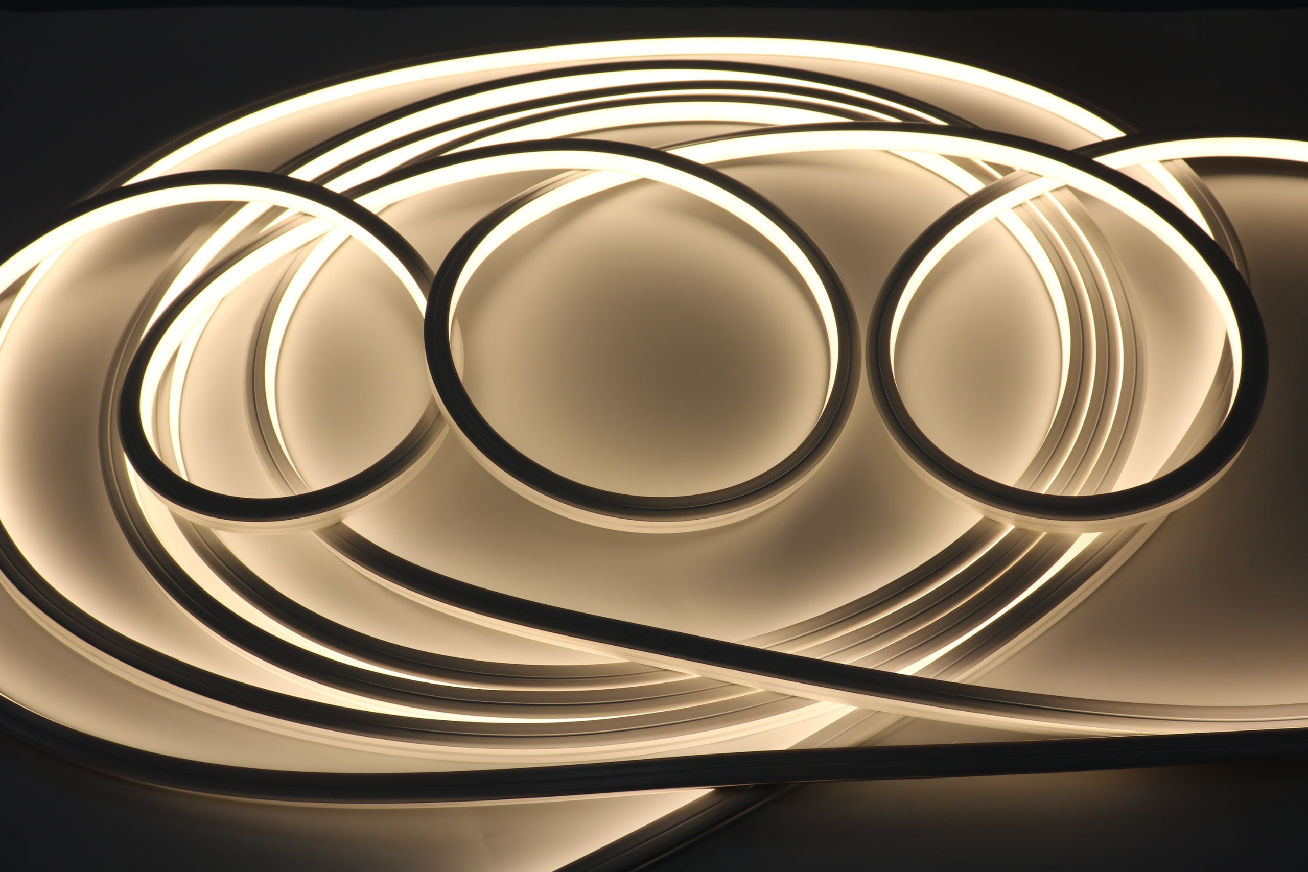 LED strip with clear PCB layout