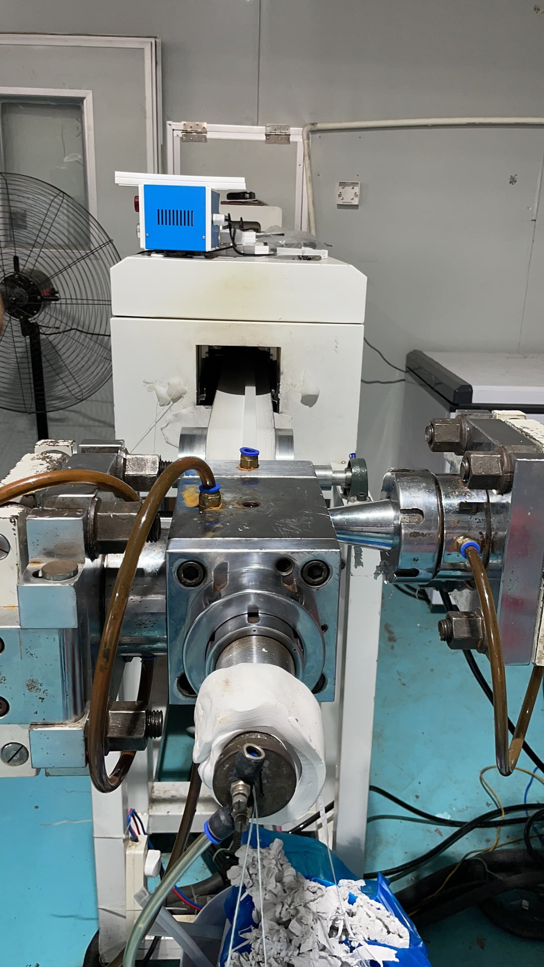 Extrusion profile monitoring