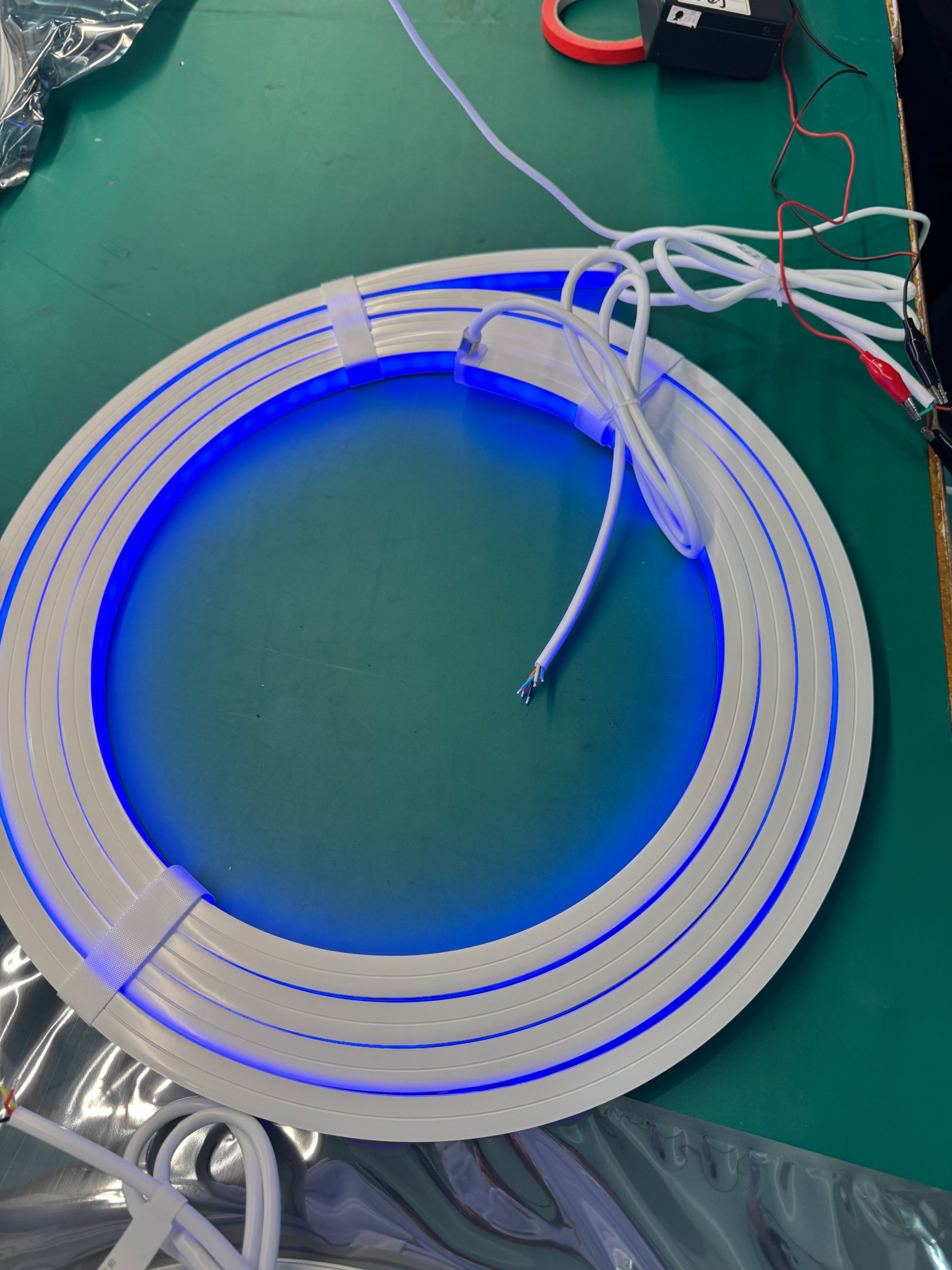 Commercial building facade lighting